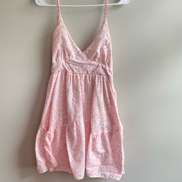 🐇 showpo floral flirty dress 🐇 - Picture 3 of 6